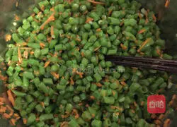 Illustration of how to make cowpea buns 4