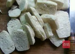 Illustration of how to cut steamed buns 1