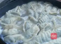 Illustration of how to make leek and egg dumplings 15