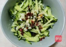 Illustration of how to make Jingjing cold noodles 1