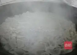 Illustration of how to make pickled cabbage dumplings 10