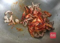 Illustration of how to make spicy cabbage fried rice 3