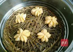 Illustration of how to make colorful steamed buns (2) 17