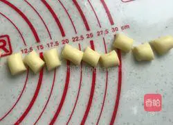 Illustration of how to make Wangzai steamed buns 8