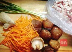 Illustration of how to make steamed stuffed buns with mushroom, carrot and pork stuffing 4