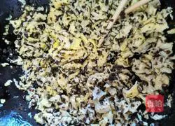 Illustration of how to make four fresh dumplings 14