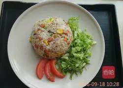 Illustration of how to make scallion oil fried rice 7