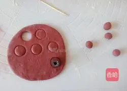 Illustration of how to make chicken steamed buns 13