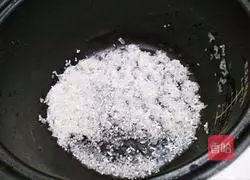 Illustration of how to make porridge with leftover dumpling stuffing (rice cooker version) 4