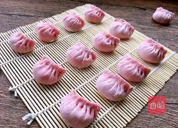 Illustration of how to wrap half-moon dumplings 10