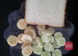 Fruit Sandwich (Super Simple Version) Recipe Illustration 2