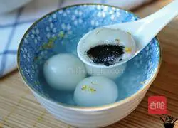 Illustration of how to make handmade black sesame glutinous rice balls 11