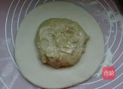 Fresh Rose Cake Recipe Illustration 6