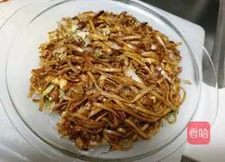 Illustration of how to make fried egg noodles 10