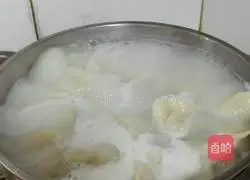 Illustration of how to make fennel and pork dumplings 13