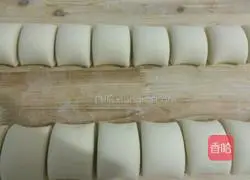 Illustration of how to make steamed buns 12