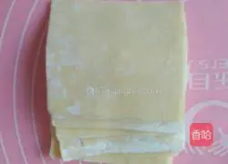 Illustration of how to make celery and pork wontons 11