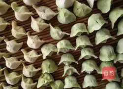 Illustration of making bean and pork dumplings 3