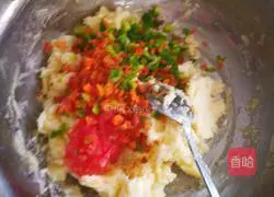 Illustration of making mashed potato cake 4