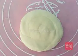 Illustration of how to make crispy egg-filled pancakes 5