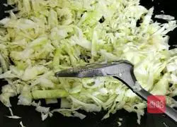 Illustration of how to make cabbage pancakes 4