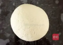 Illustration of how to make soft pancake rolls 3