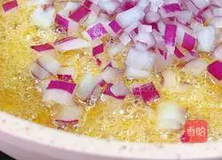 golden Illustration of how to make foie gras fried rice 7