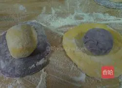 Illustration of how to make Sunflower Steamed Buns 10
