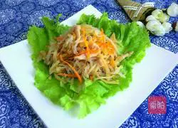 Illustration of making braised bean sprouts and shredded pork cakes 14