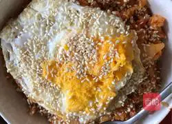 Illustration of how to make spicy cabbage fried rice 6