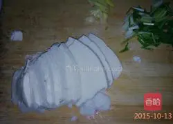 Illustration of how to make fried steamed buns 1