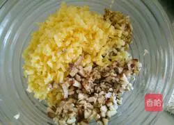 Illustration of how to make mushroom, potato and eggplant buns 2