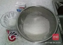 Illustration of how to make milk-flavored steamed buns 1