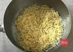 Illustration of how to make fried noodles 3