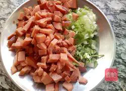 Home-cooked Yangzhou fried rice recipe 1