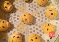 Illustration of how to make piggy steamed buns 5