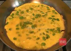 Illustration of how to make edamame egg pancake 9