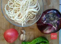Illustration of how to make eggplant noodles 1
