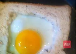 Illustration of making bacon sandwich 2