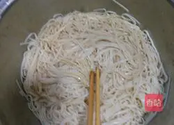 Illustration of how to make fried noodles 2