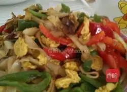 Illustration of how to make fried noodles with double pepper and egg 11