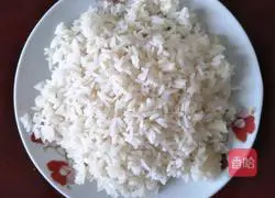 Illustration of how to make egg fried rice 1