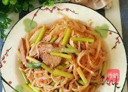 Illustration of how to make bacon fried cakes 15