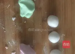 Illustration of how to make colorful glutinous rice dumplings 4