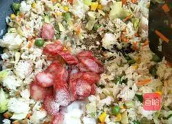 Illustration of how to make diced pork, cabbage and fried rice 7