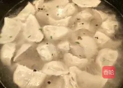 Illustration of how to make four fresh dumplings 21