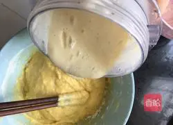 Banana Illustration of how to make soft cakes 7