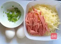 How to make potato, ham, and egg pancakes Illustration 1