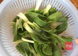 Illustration of how to make ham noodles 2