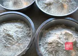 Illustration of how to make colorful steamed buns 2